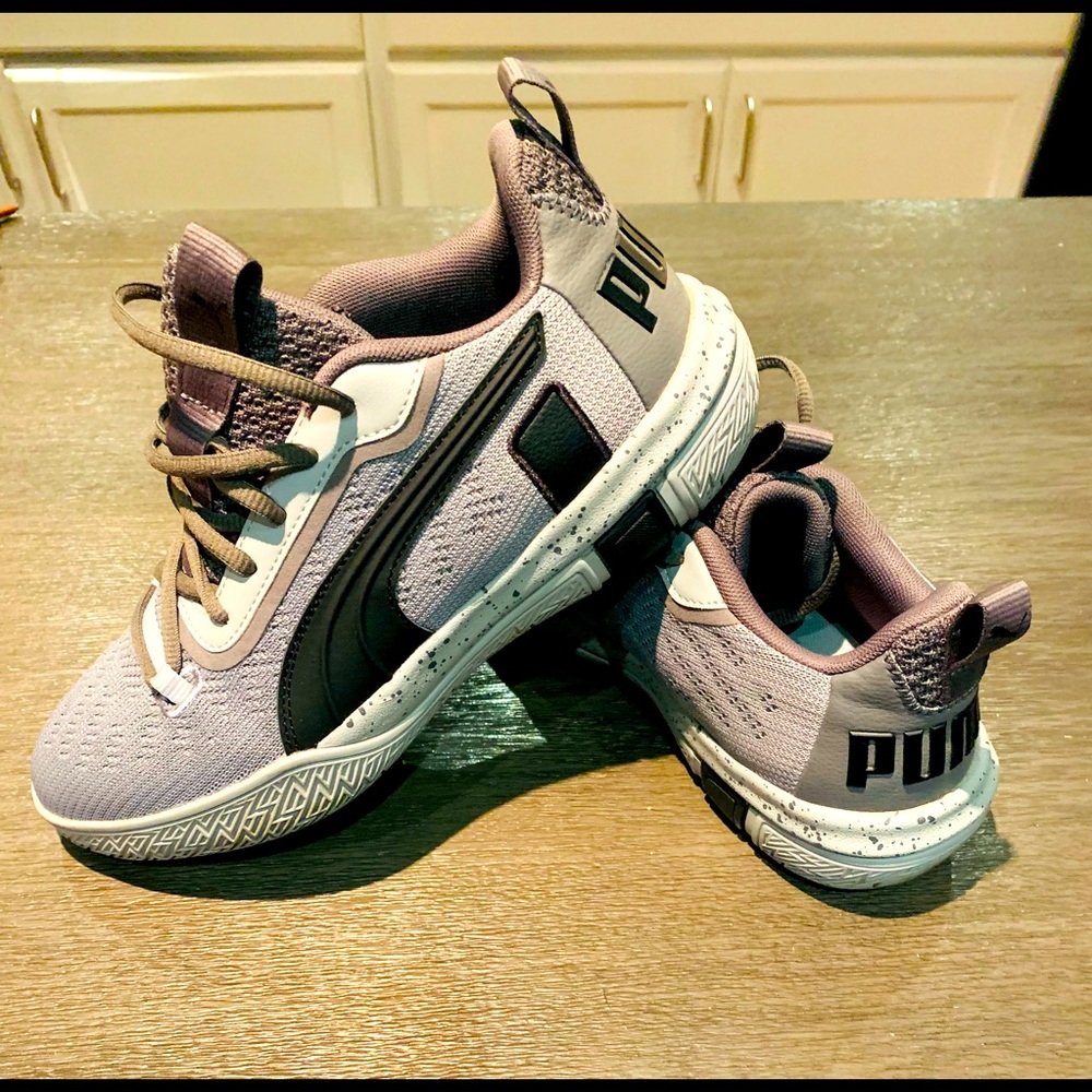 Grey and black Pumas. Maybe worn once. Great condition! Extremely comfortable!